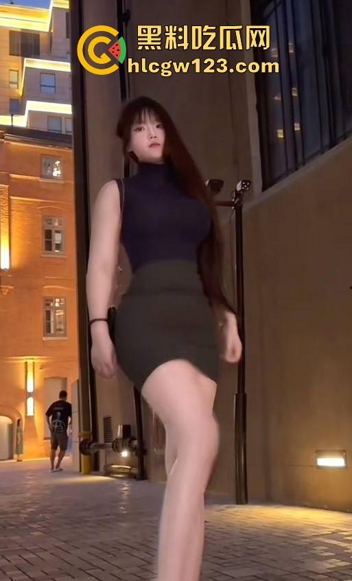 抖音微胖肥臀小网红【宣宣宝宝】不良视频流出 颜值超美身材性感 扭动肥臀暴力后入 勾人至极！-5