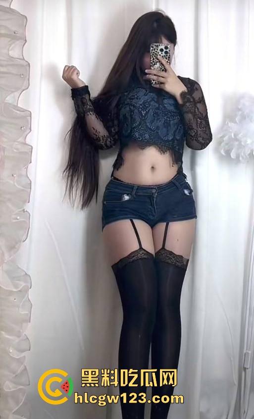 抖音微胖肥臀小网红【宣宣宝宝】不良视频流出 颜值超美身材性感 扭动肥臀暴力后入 勾人至极！-10