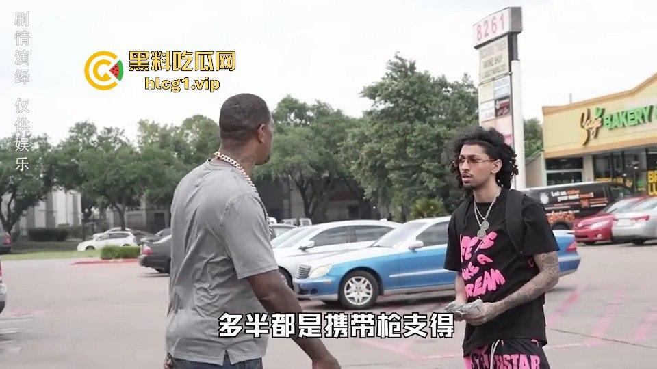 广坎达未来是这样的?黑人小哥背着5万左右走遍美利坚,测试会不会被抢,结果让人意外!-8