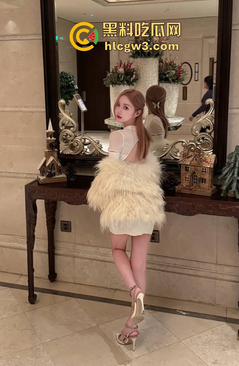 江苏网红脸骚母狗被猛攻!高颜值大胸白皮肤,金主爸爸后入猛操到崩溃,无套中出让沸羊羊心碎直掉泪!-15