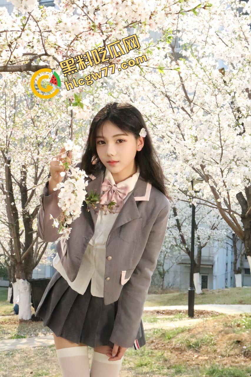 辽宁骚妻『柳缪』偷情成瘾,背着老公穿情趣制服到处约炮,奶子夹乳夹被抱起来kuakua一顿爆操!-7