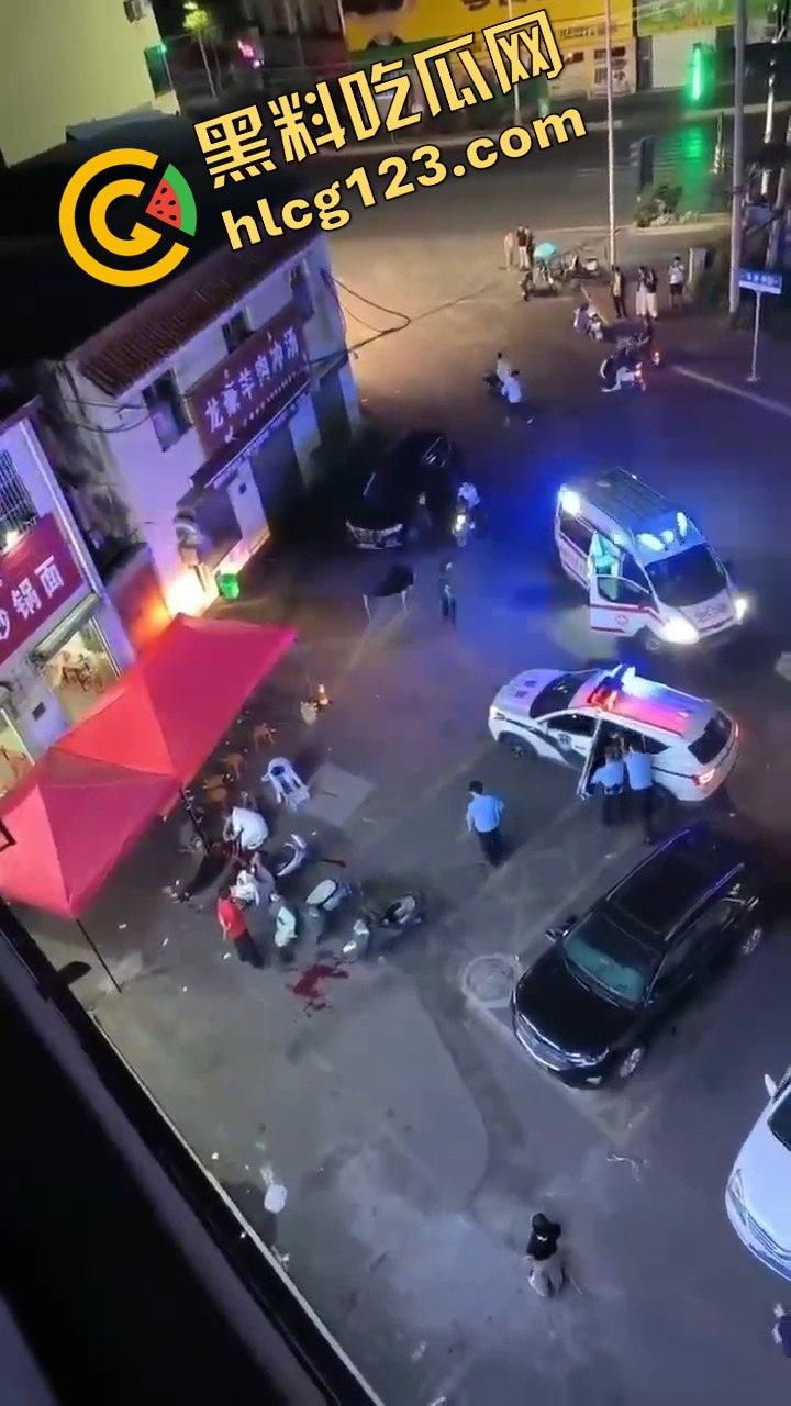 平顶山惊现街头悲剧!宝丰县老汽车站门前情杀,疑似因妻子出轨!-1