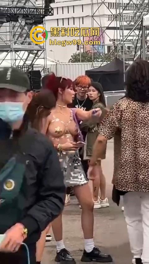 海口电音节小仙女玩得真花,乳贴当衣服半裸晃奶,这是货比三家,方便海王们精挑细选精准下单?-10