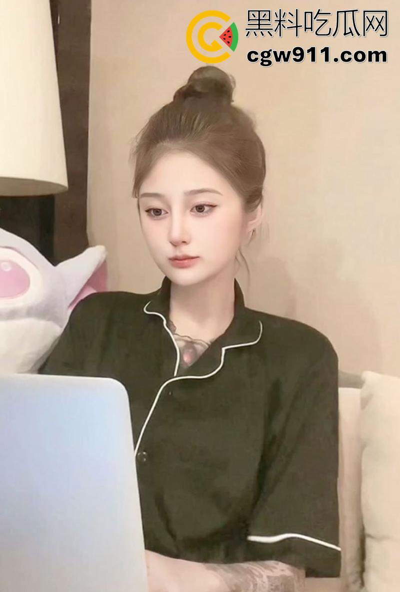 高端外围女被探花曝光,结果瓜友投稿,竟真实遇到嫖到了,妹子始终不知道,自己竟被挂在了网上,知道后一脸震惊!-4