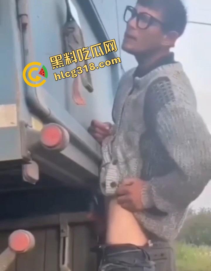 哥们太久没泄压,已经进入见洞就硬状态,见洞就想怼,马桶眼排气管、甚至风吹草动都能让他起反应!-3