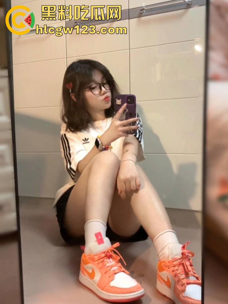 变态淫父送女儿去外地考试，在宾馆没忍住强上性感乖女儿，身材白嫩翘臀Q弹，后入啪啪极致淫荡！-5