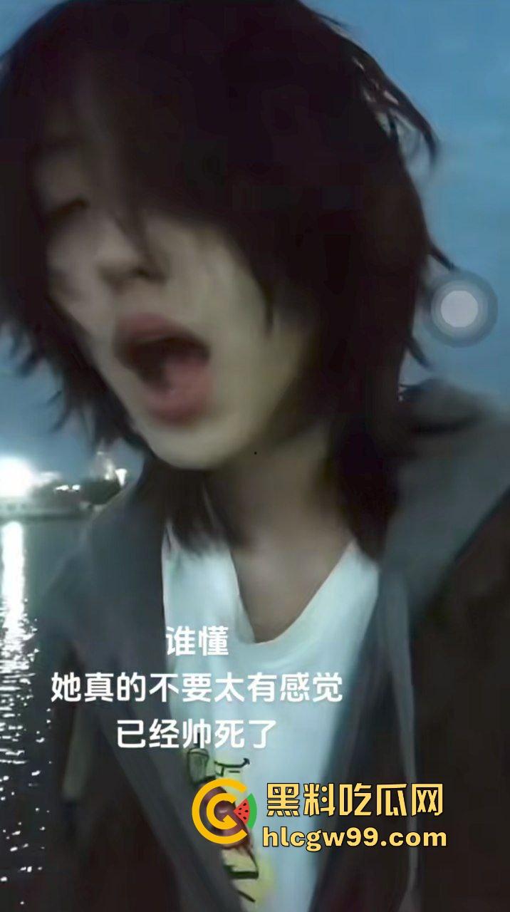 抖音英国留学生反差婊【哇塞】爱上洋屌大鸡巴淫荡女上骑乘,硅胶棒玩弄骚逼淫叫不停,惨遭泄密独家曝光!-4