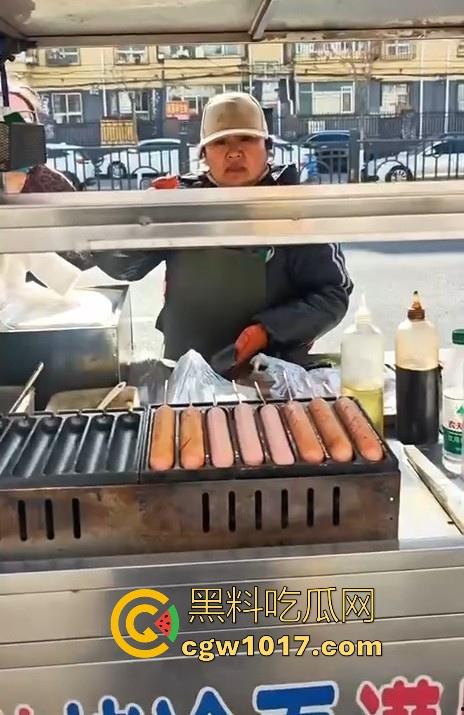 大同四中淀粉肠事件始末!女孩放学期间购买,副校长郭永乐没收人家家门钥匙,跟电动车钥匙,学生纷纷声讨支援!-9