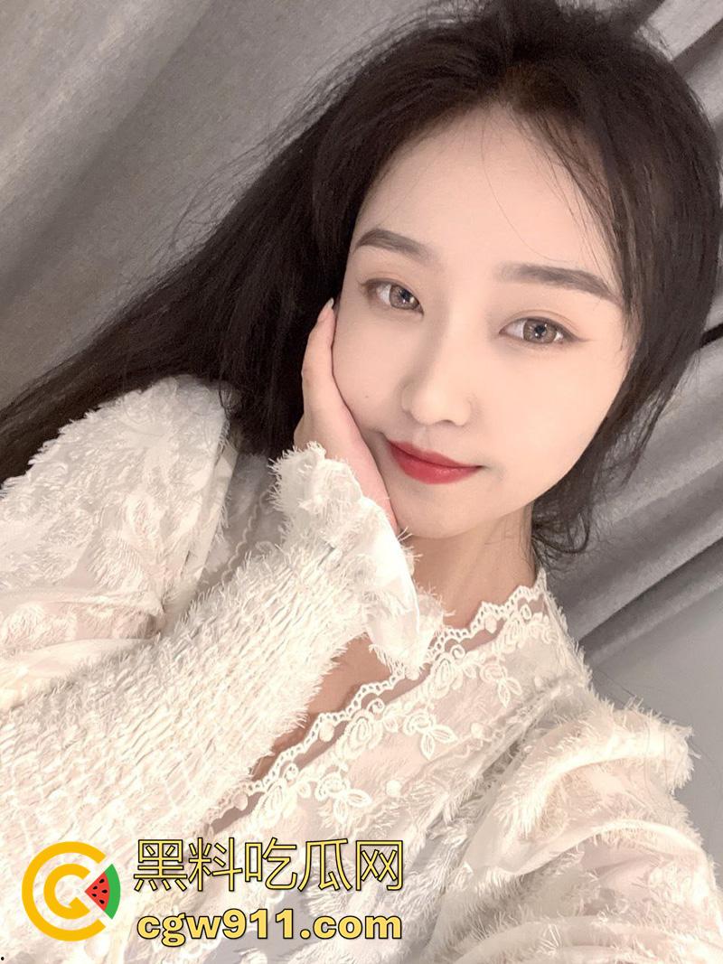 白天幼师晚上坐台当小姐,杭州骚逼幼师【郑甄】,只要给钱就能操,经常绿男友,还曾1v4群p,睡觉时被朋友强奸!-3