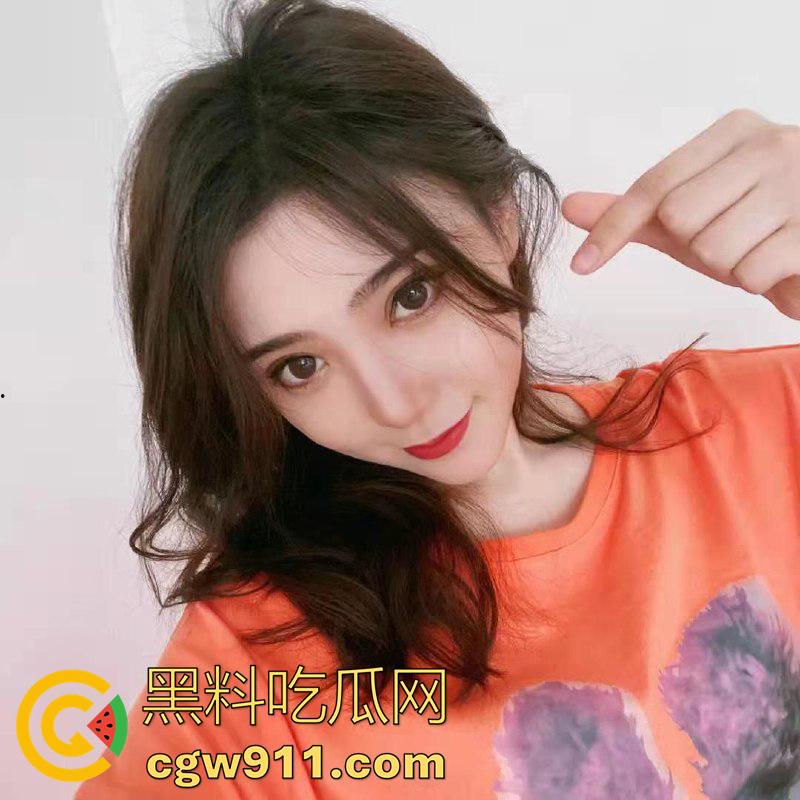 辽宁锦州平面模特【王馨迪】，身材超赞的极品美女，车震口爆内射菊花和3p都玩过，真是反差到极致了！-1