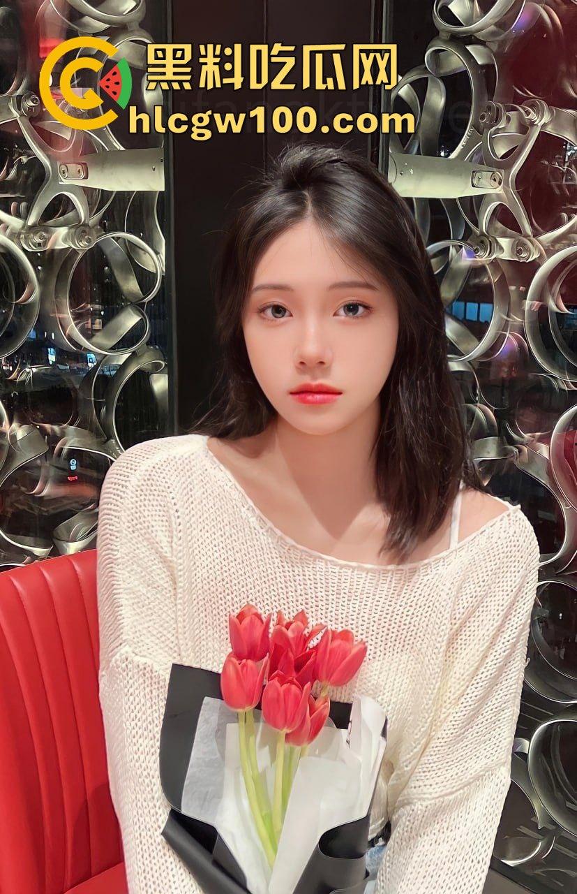 湘潭大学高颜值清纯女大【颜幂语】自慰视频流出，骚货露脸自慰小穴十分有看点！-3