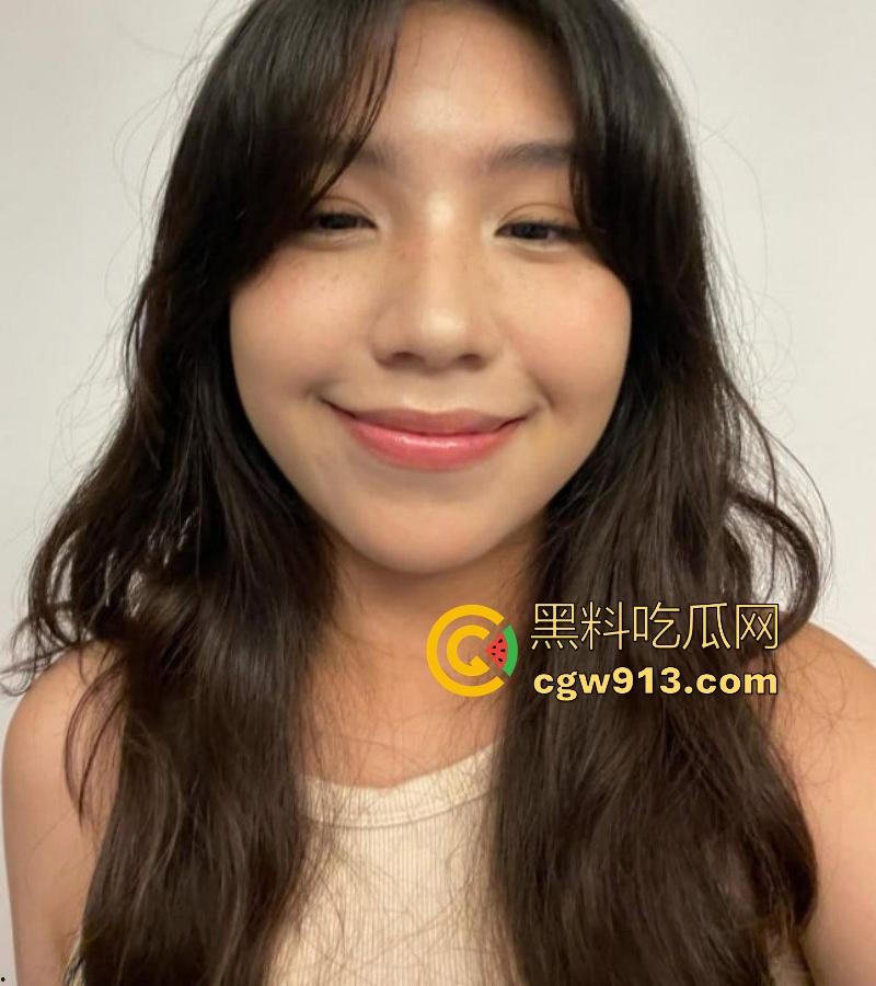 香港医学大学【李咏媚】校外兼职车模被金主相中,重金拿下调教,后入暴操肥臀细腰,道具开发肛穴!-2