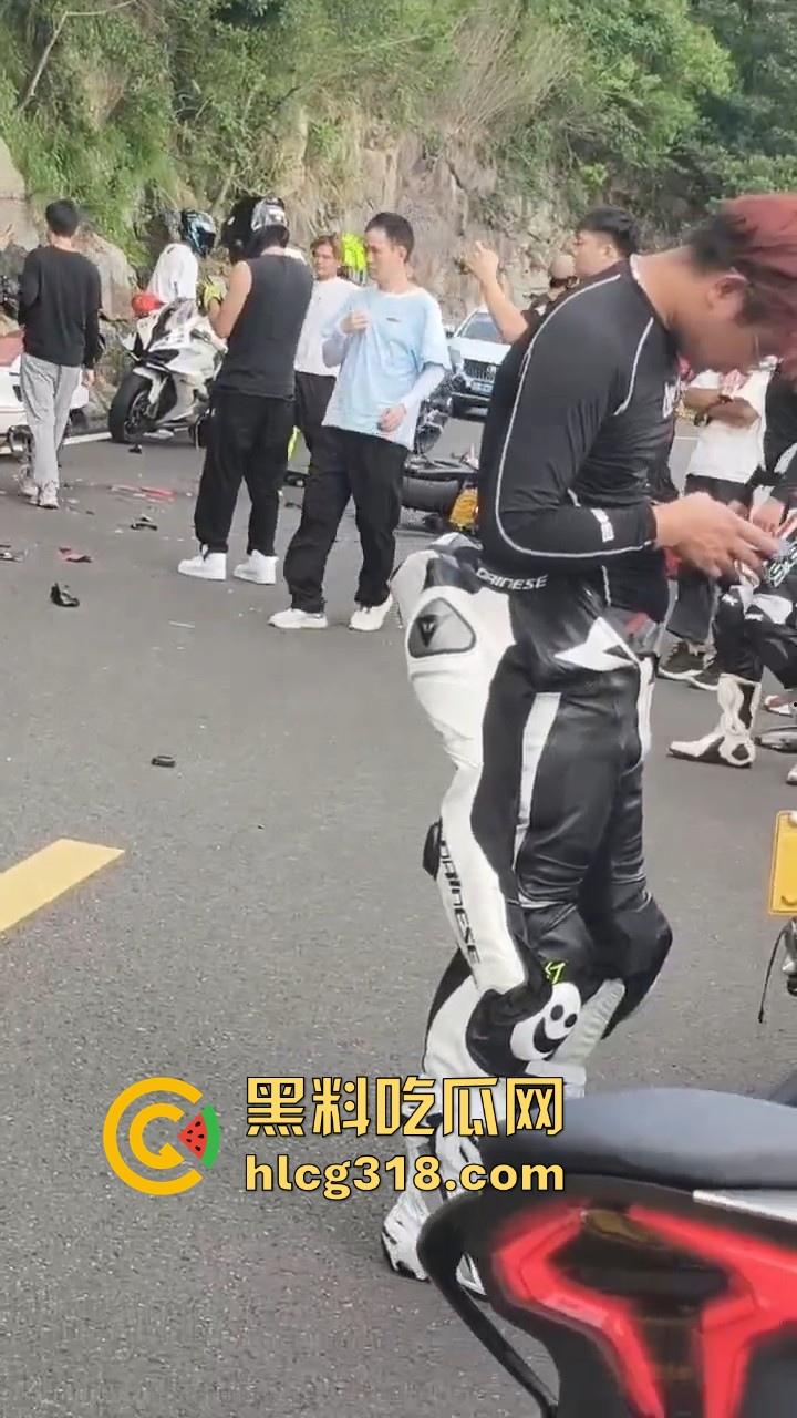 某秋名山公路发生严重车祸,机车少年终究付出代价,还要不要买GTR了少年!-10