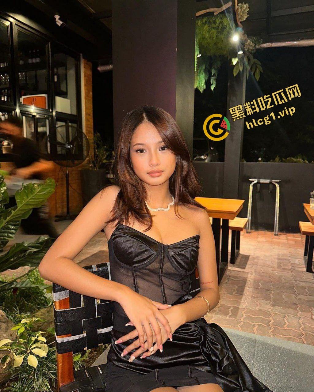 泰国黎府人妻反差婊『kati』诱惑自慰淫荡至极！操逼淫叫可射！-3