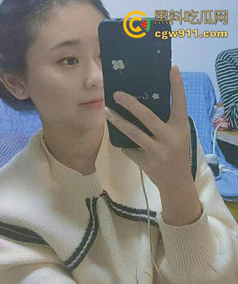 武汉大学极品学妹【姚雯莹】网调约炮拍性爱视频，淫荡堕落成听话母狗，嘴含内裤扣逼自慰淫骚至极！