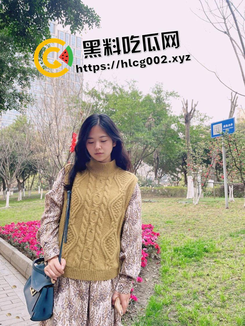 南京大学大二女学生下海兼职被曝光 乖乖女的反差一面 不为钱 就为了被干 超级敏感的极品炮台