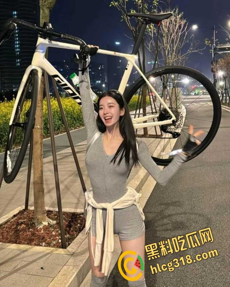 报名骑行团抽签随机合租,女骑行主动发骚诱惑小哥,激情无套后入,骑行圈乱到随机分配炮友了吗 ? !-4