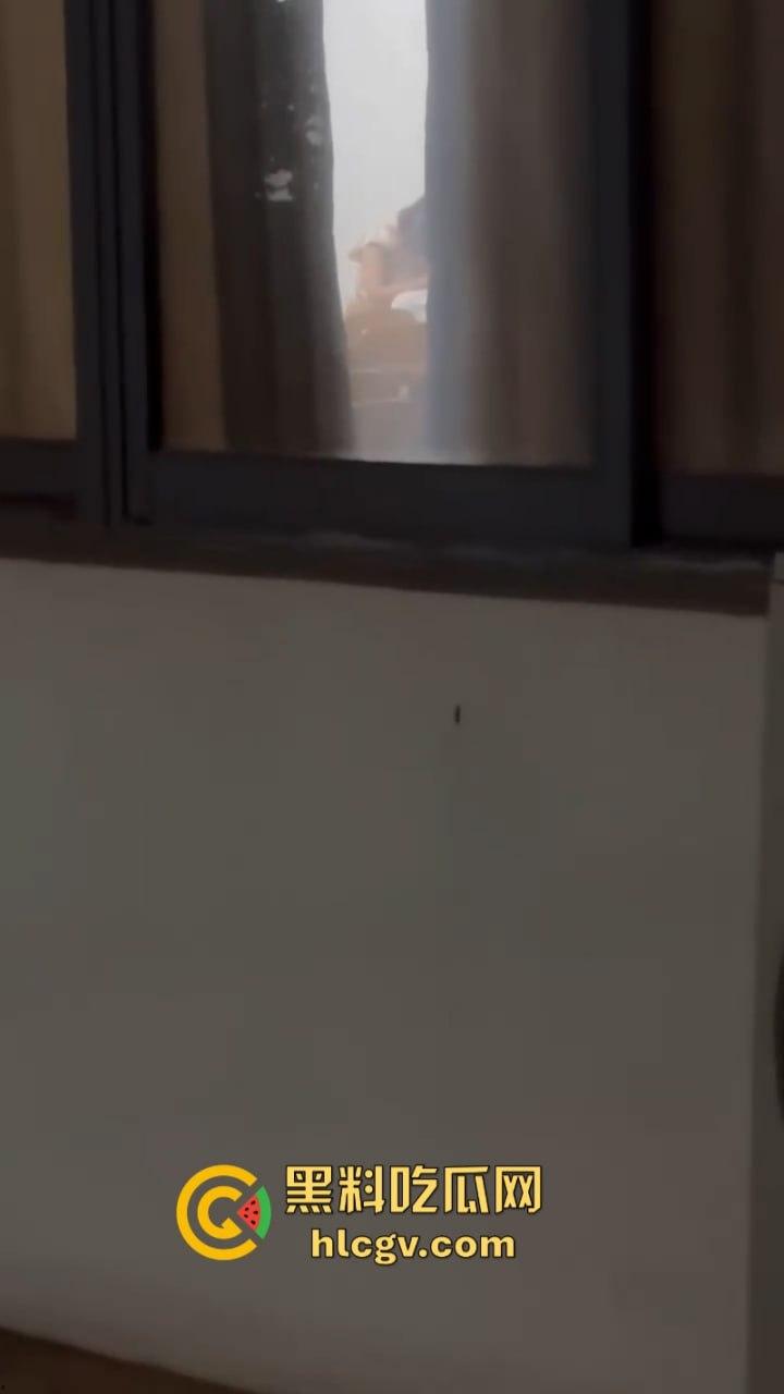 教室打急炮不拉帘 温州学院林玉婵与男友啪啪被同学全程拍到-3