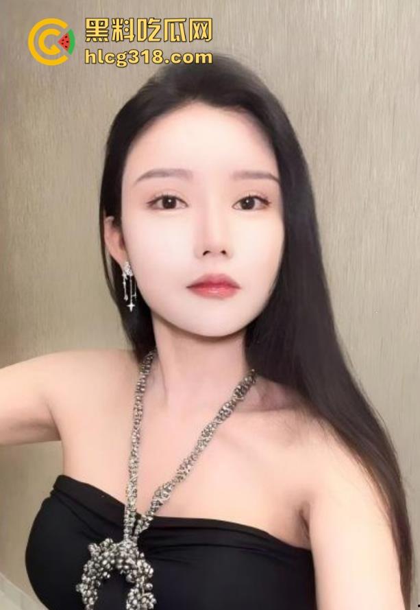 海角大神【会喷水亲姐姐】喝下最强壮阳秘方，把巨乳骚姐操到狂喷水，肉棒如铁棍般把逼干肿！