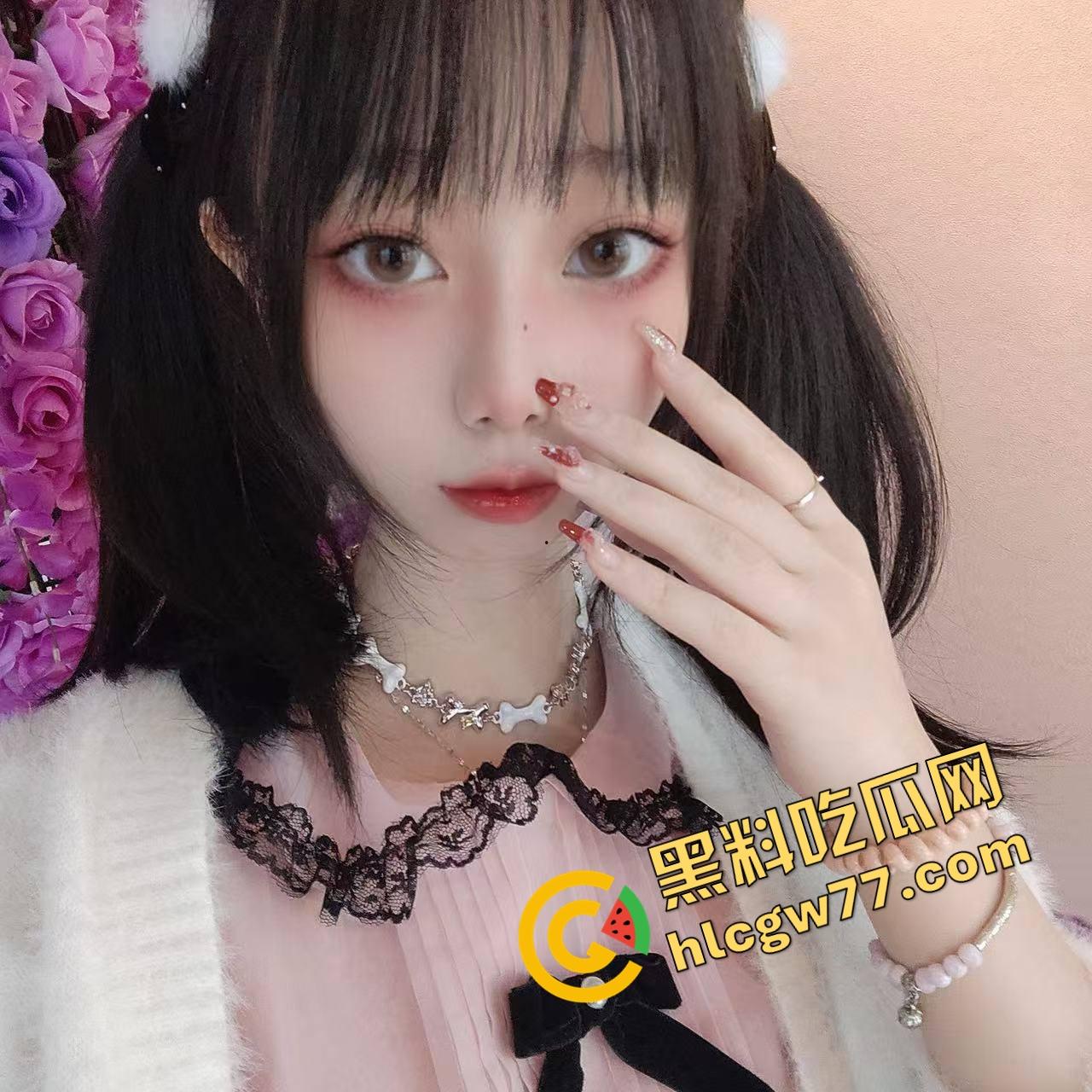 马鞍山JK眼镜妹【李蕊】平时装清纯,自己坐着骑屌骑到喷水,奶子乱颤淫相毕露,简直天生的母狗!-4