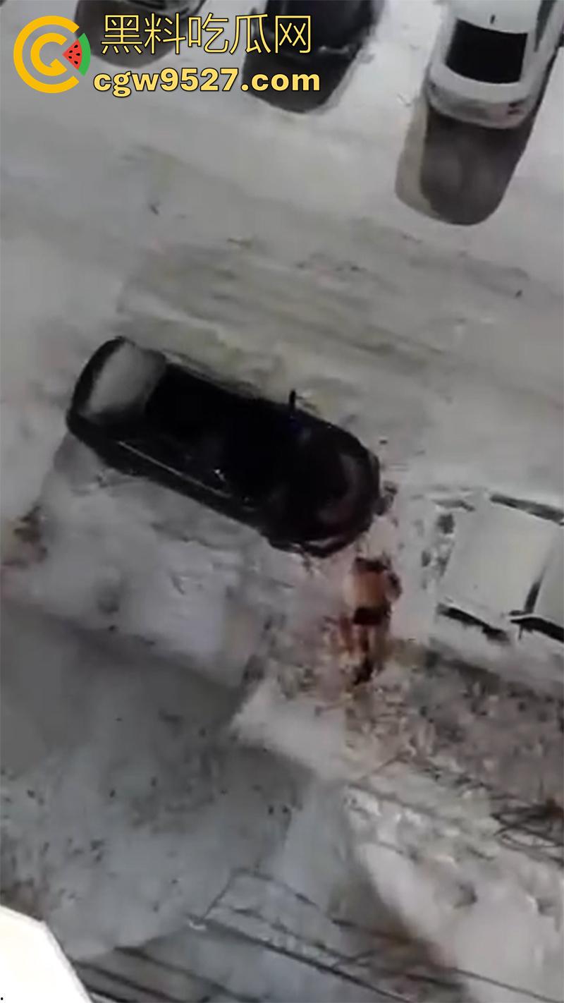 俄罗斯男子吸毒出幻觉,以为自己是超人,说什么都要飞出去,结果起飞失败当场殒命!-6