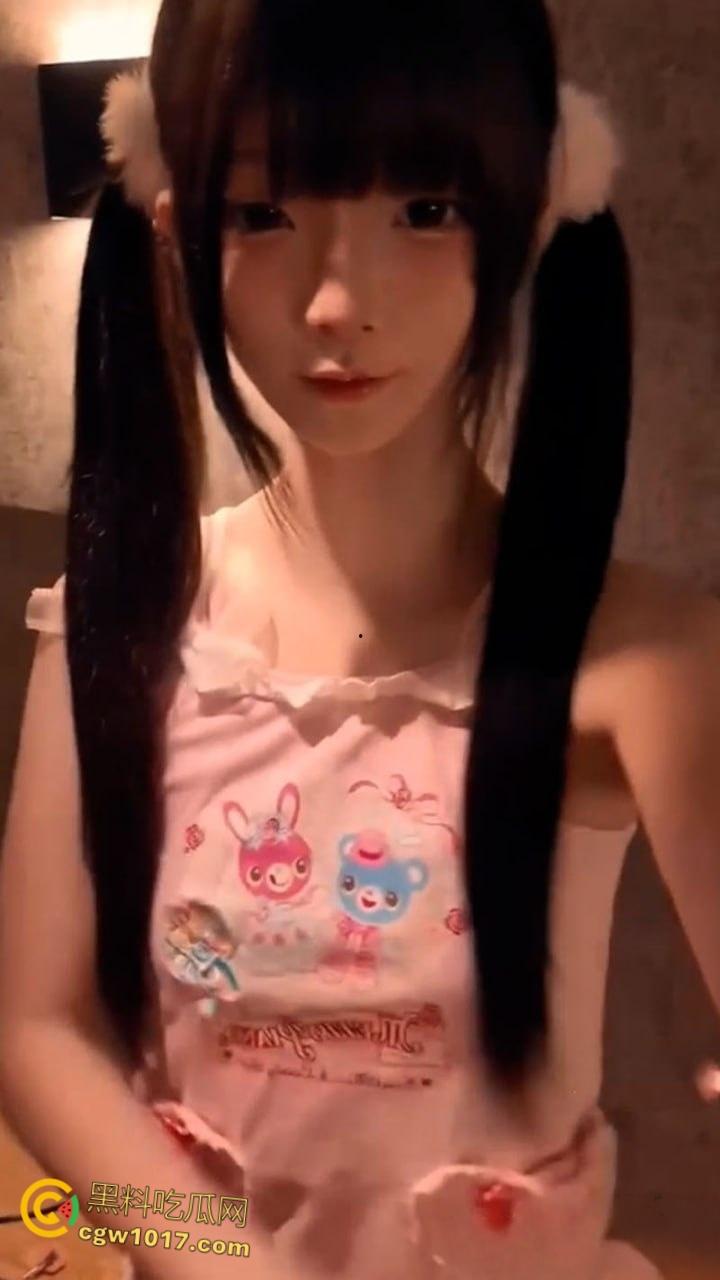 极品萝莉少女【金币崽】,与金主爸爸3P淫趴,清纯少女被调教成专属母狗,SM捆绑滴蜡,多姿势爆操骚浪到爆!-2