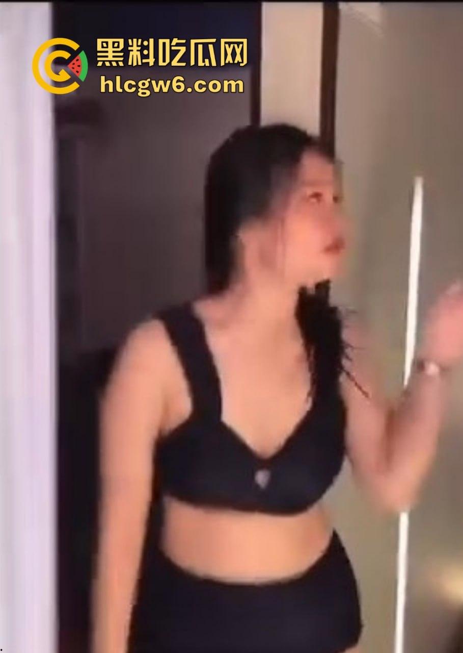 泰国一楼一凤的销魂服务!萨瓦迪卡后直接三角裤验货,美金掏出来鸡巴就能放进去马杀鸡!-7