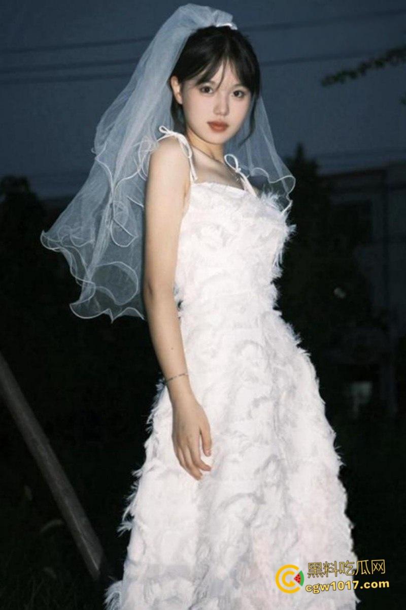 四川成都中医药大学【满雨涵】,天生母狗奴性十足,为取悦男友宿舍情趣白丝自慰,胴体白嫩娇喘诱人!-4