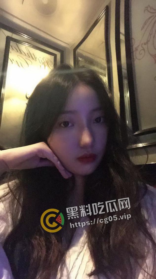 瓜友投稿!自己女神被猪拱了 因爱生恨将其视频流出 甜美妹子被肥猪暴击 惨叫连连-5