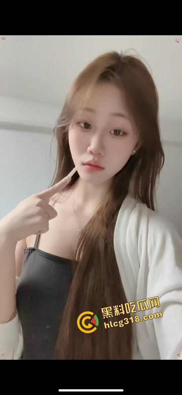 为什么喜欢口交？口交不是前戏，是男人的USB充电口，插上就通电，舔着舔着你就恋爱了！