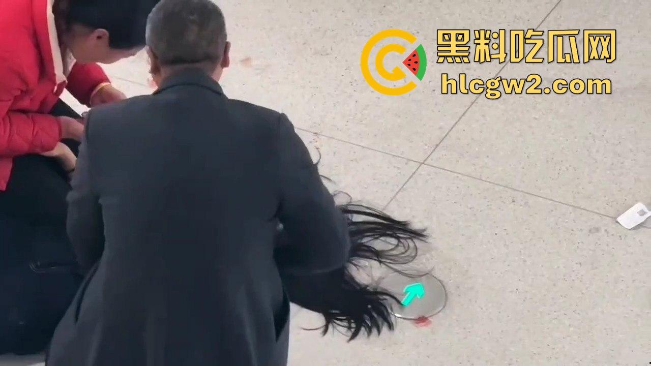 济宁新开商场小女孩从四楼坠落,不幸离世,疑因电梯事故酿成悲剧!-10