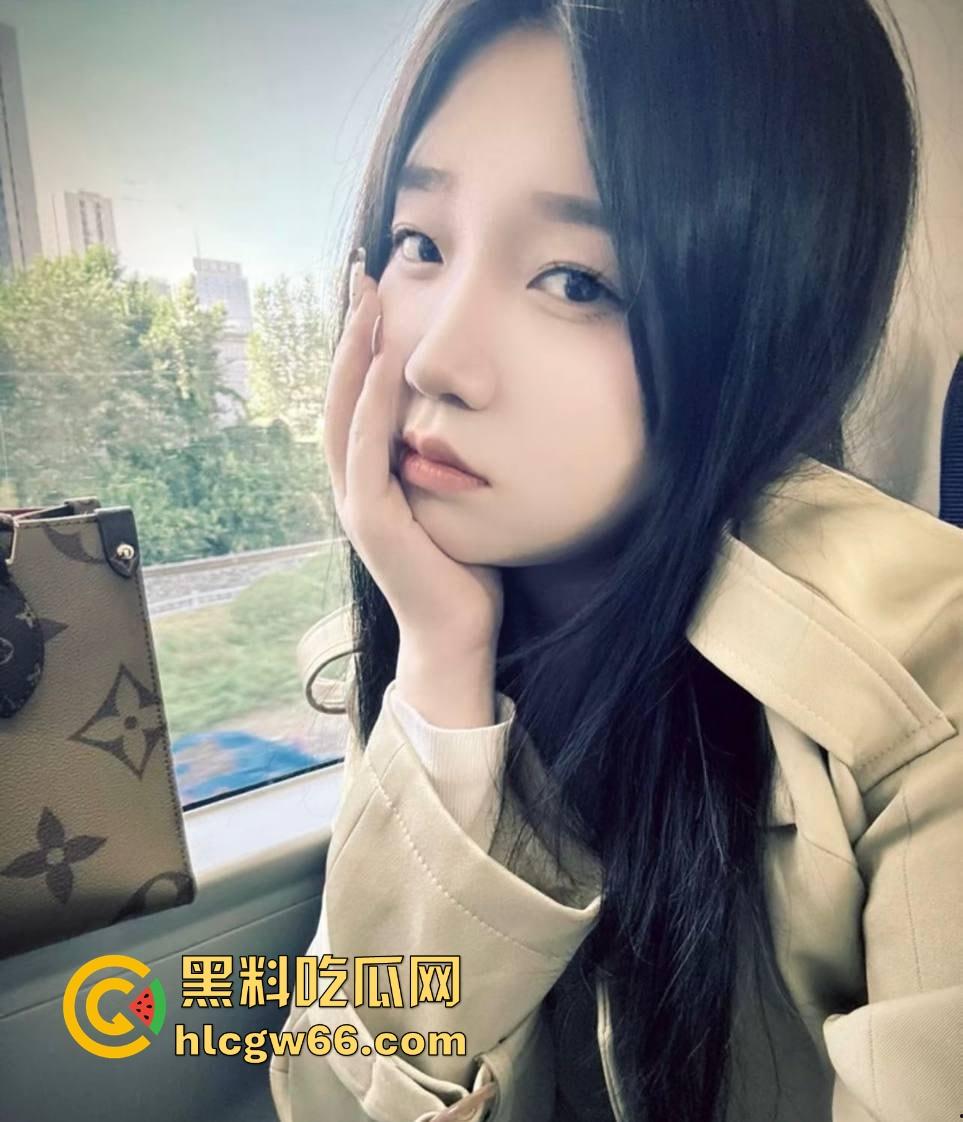 江西南昌交通学院【吴柯彤】与金主爸爸做爱视频泄密 花臂满背精神小妹 牵着狗链跪地舔屌 母狗范儿十足!-2