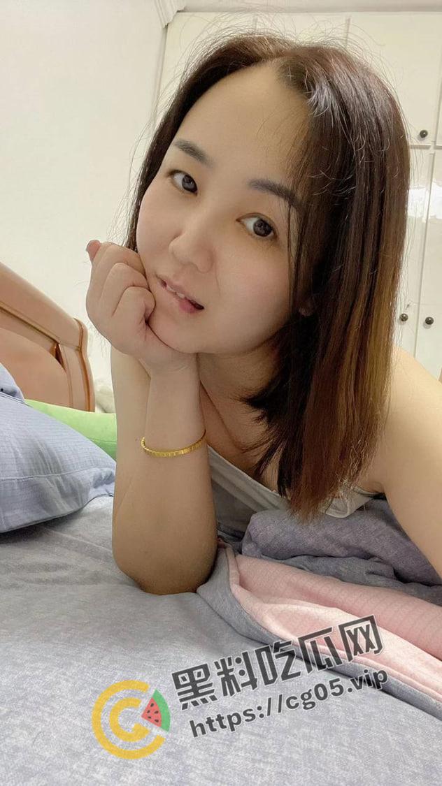 低配版战鹰!青岛珠宝售货员【郑敏】背着老公酒店1v4 还录下做爱视频发给闺蜜老公 反差婊界的抽象大师-3