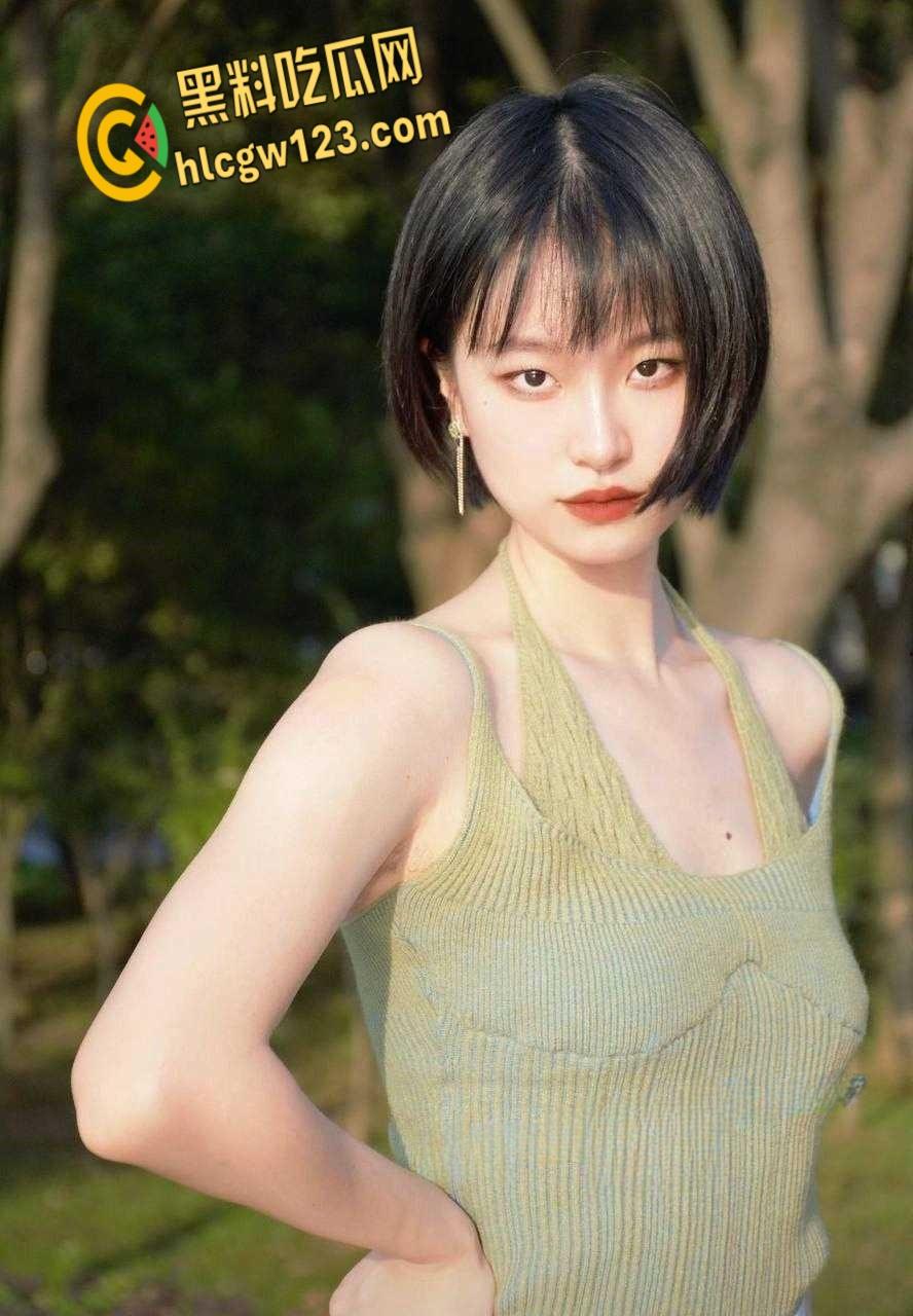 武汉政法大学学生妹【周芸芸】,大学期间与视频被男友出卖,酒店开房破处叫声真大 !-3