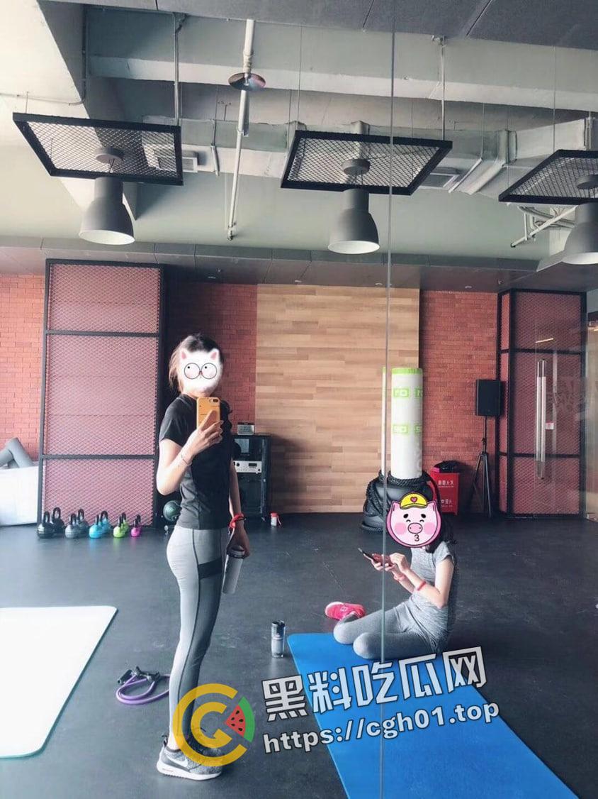 江西极品少妇!风韵十足瑜伽教练被富二代学院后入 御姐味十足 玉足长腿杀人利器-1