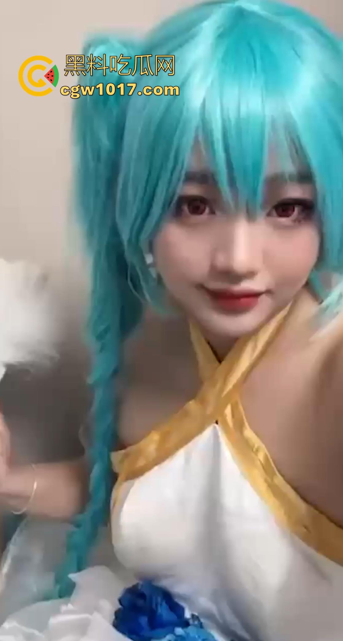 网聊约炮奶子大到夸张，超爱cosplay极品坦克bbw，敢露脸拍巨乳嫩逼，线下真实猛操，狠狠把她征服！