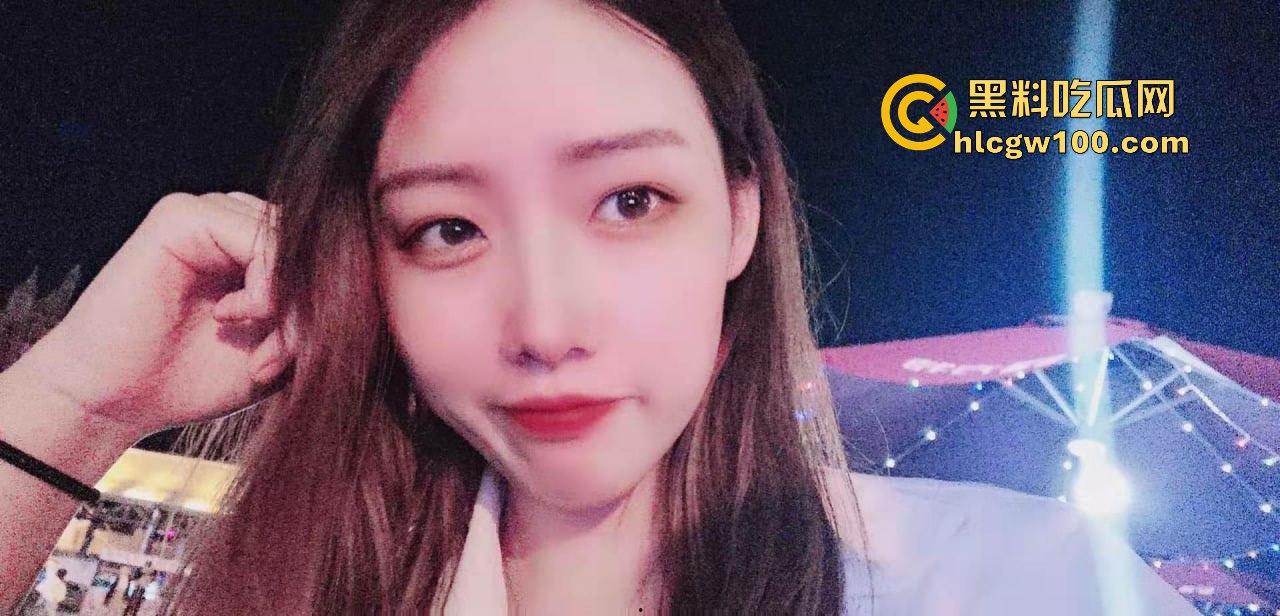 湖南淫荡母狗【叶舒】调教视频外泄，骚母狗不喜欢穿内裤，随时随地都能操真爽！