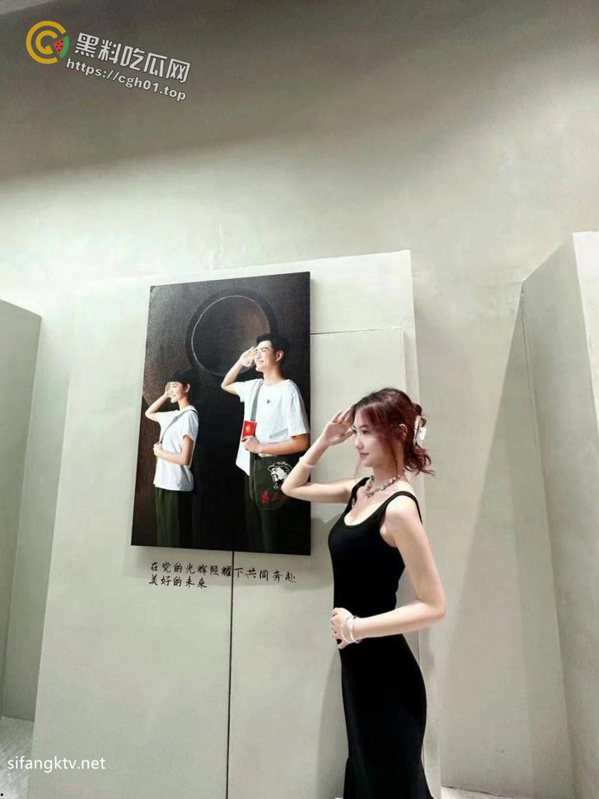 高端泄密流出 反差婊极品顔值女神【姜瑜】 沦为了 富二代 男友的玩物人前女神私下小贱狗跪舔屁眼-1