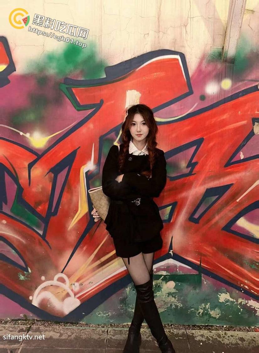 高端泄密流出 反差婊极品顔值女神【姜瑜】 沦为了 富二代 男友的玩物人前女神私下小贱狗跪舔屁眼-3