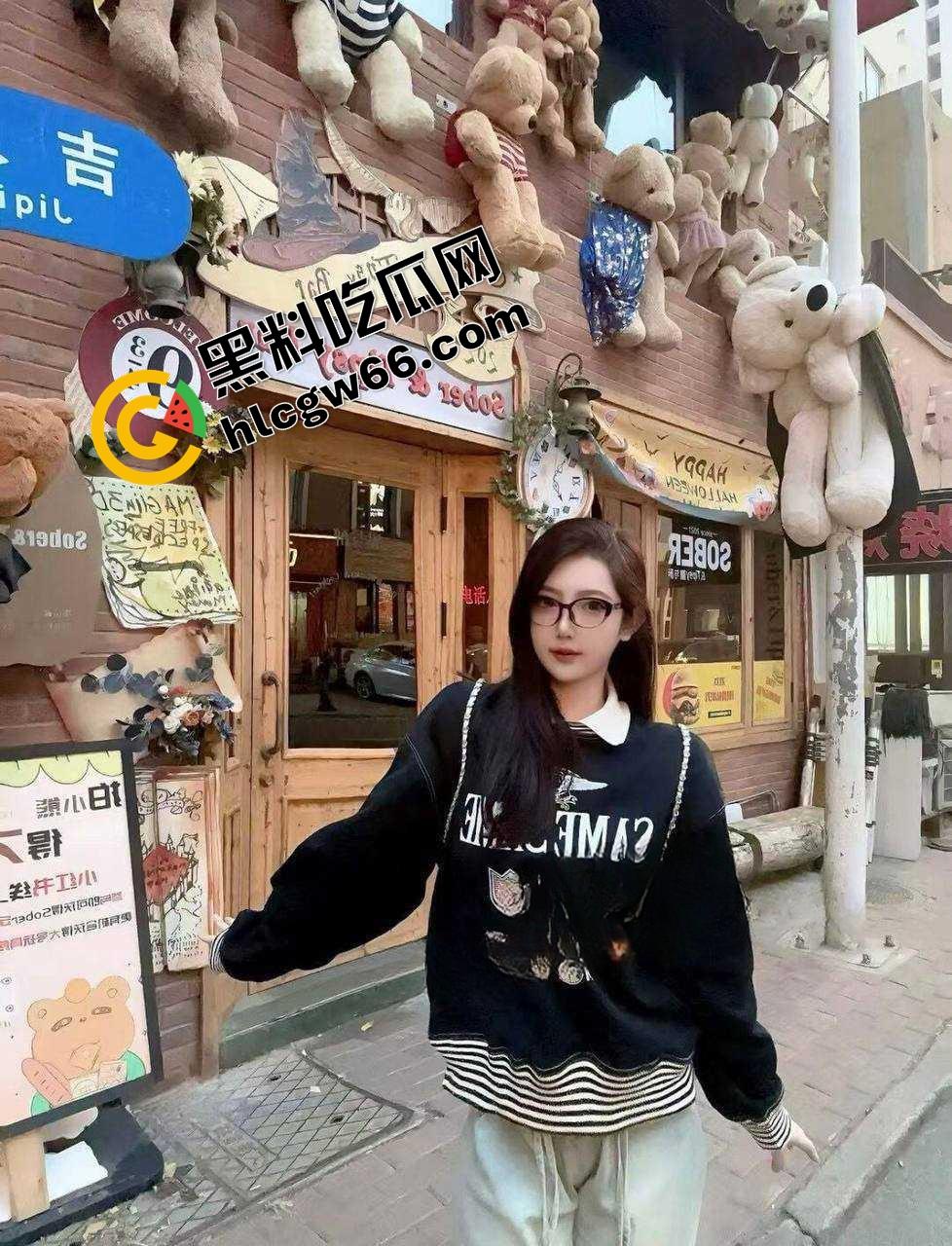 正宫老婆变野狗深圳【唐欣】被操翻视频外泄，装乖妻骗老公背地扒开浪穴露脸求操，三十多岁骚得跟小母狗一样！