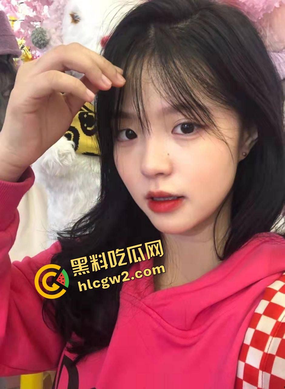 南昌艺术职业学校纯情女高『谭绘娟』清纯背后反差的一面!私拍粉穴自慰露奶 独家流出!-6