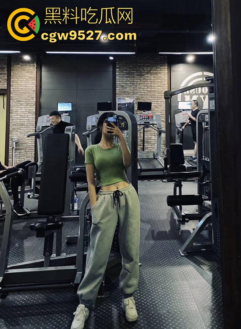 潍坊学院甜美女神【王媛媛】,乖巧的圆脸学生妹,长得很像某个明星,又嫩又听话,被男友狠狠拿捏调教!-5