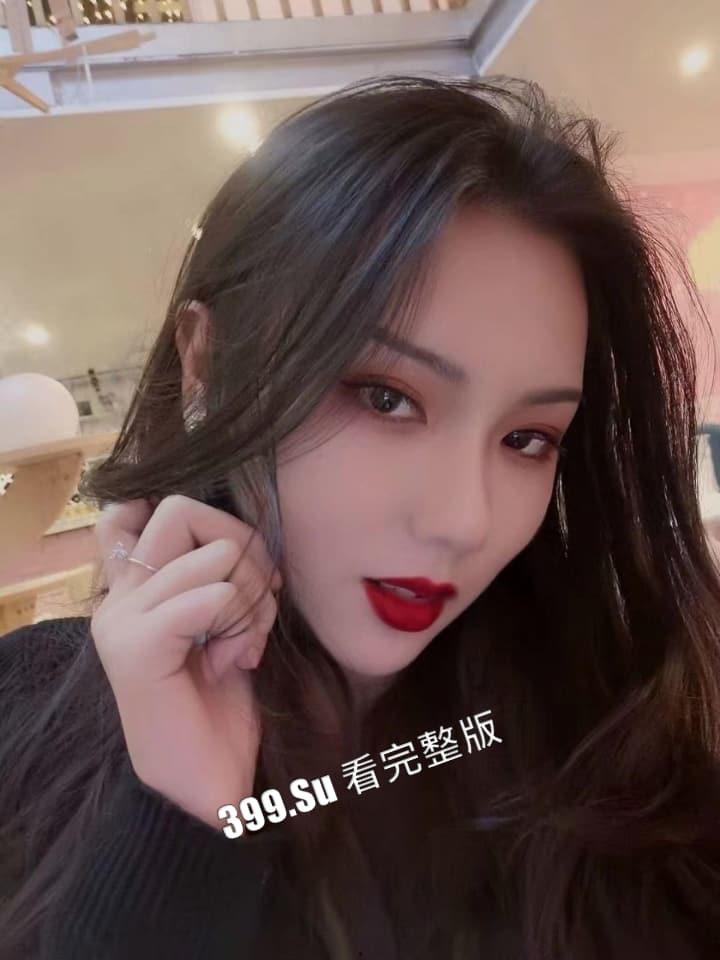 上海极品模特主持人 何姗姗 拍私房照被摄影师 PUA,疯狂吃鸡无套后入翘臀,模特界又多了一只母狗-2