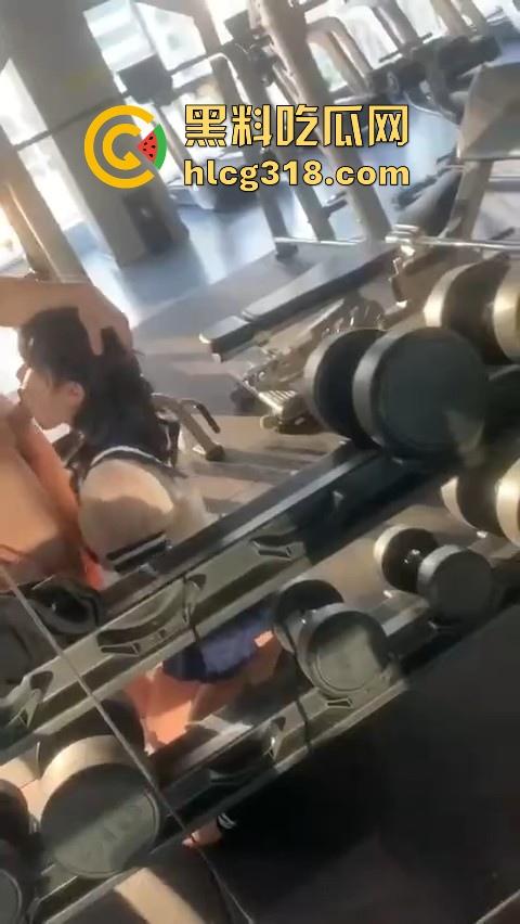 浙江理工学院【林筱沫】性爱视频曝光!勾引健身教练 大胆健身房后入 清纯反差小骚鸡!-6