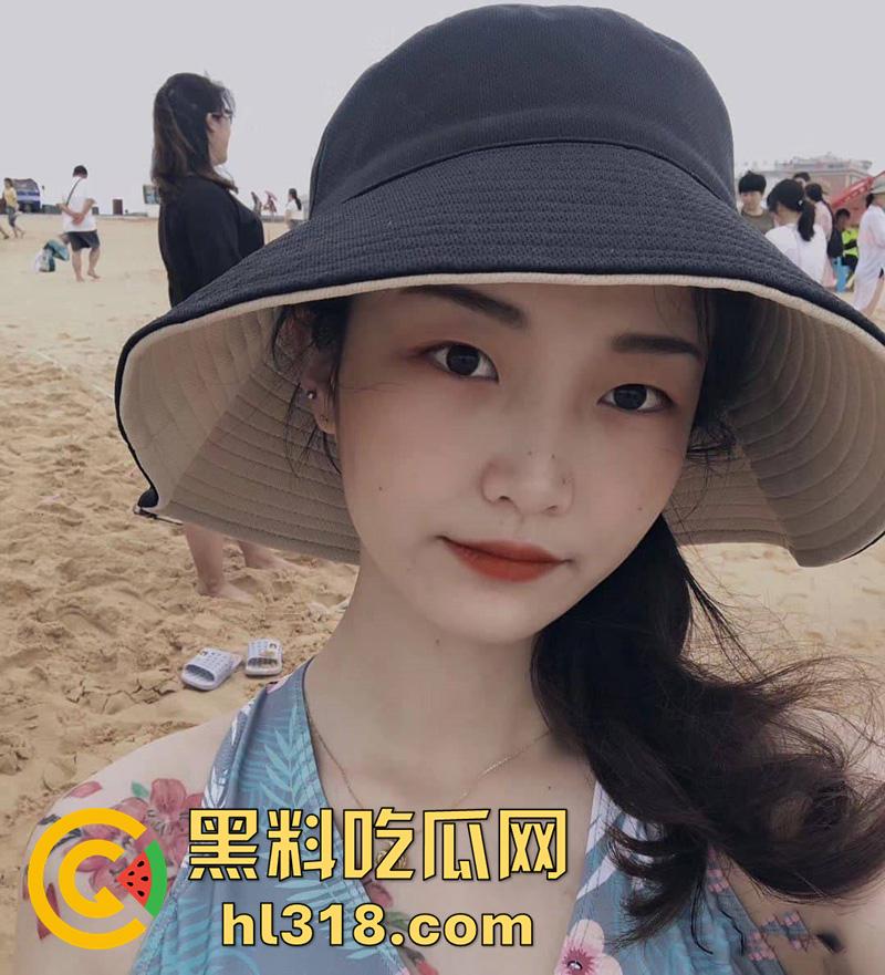 清纯颜值白富美【张欣玥】，表面富家千金背地里骚母狗一条，给主人深喉吃屌淫靡喘息，大量不雅视图流出！