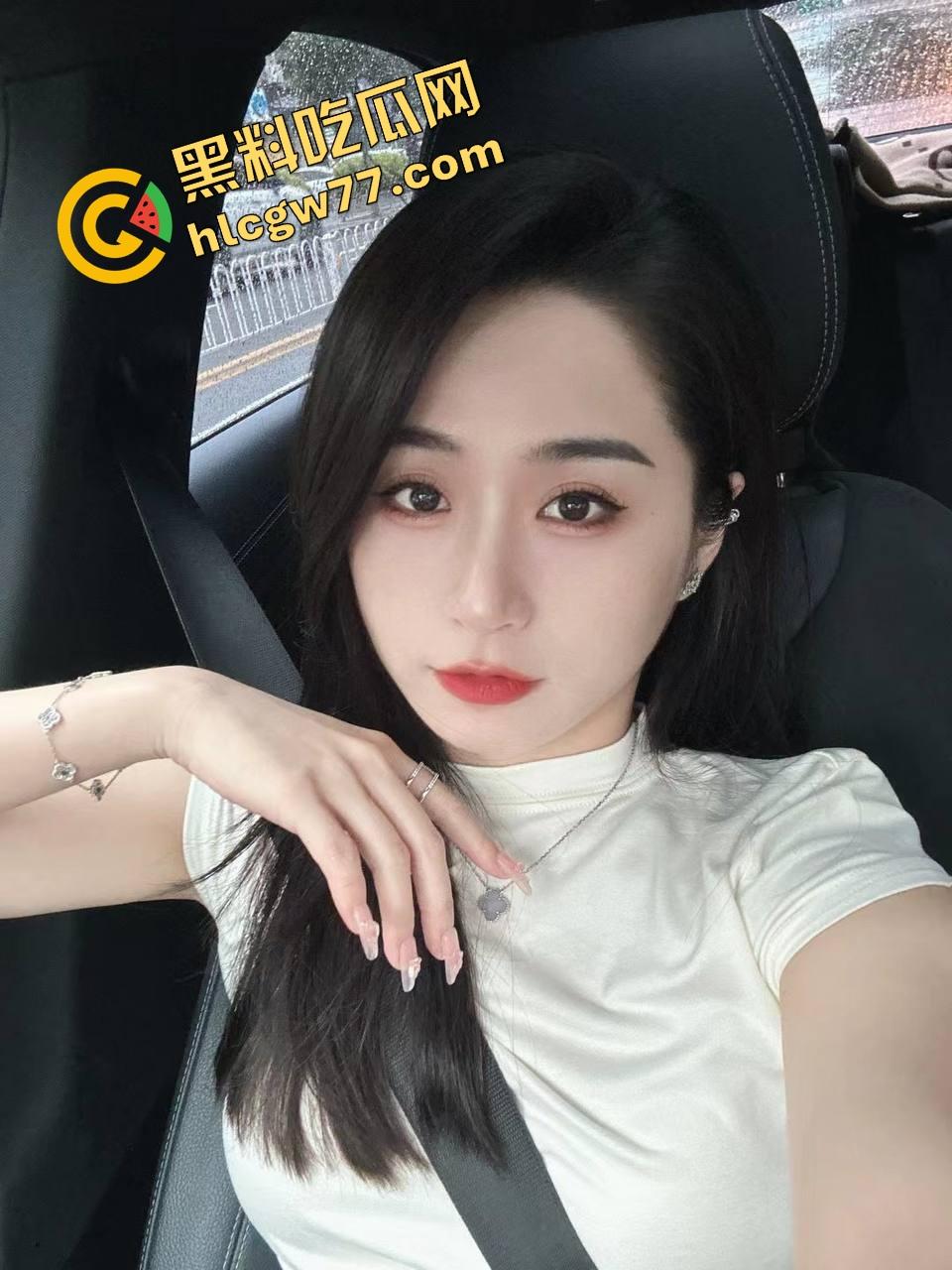 四川成都接盘侠实录，小哥花十几万彩礼娶到陪酒按摩母狗，婚后才发现床上骚得像老手，翻聊天记录全崩！