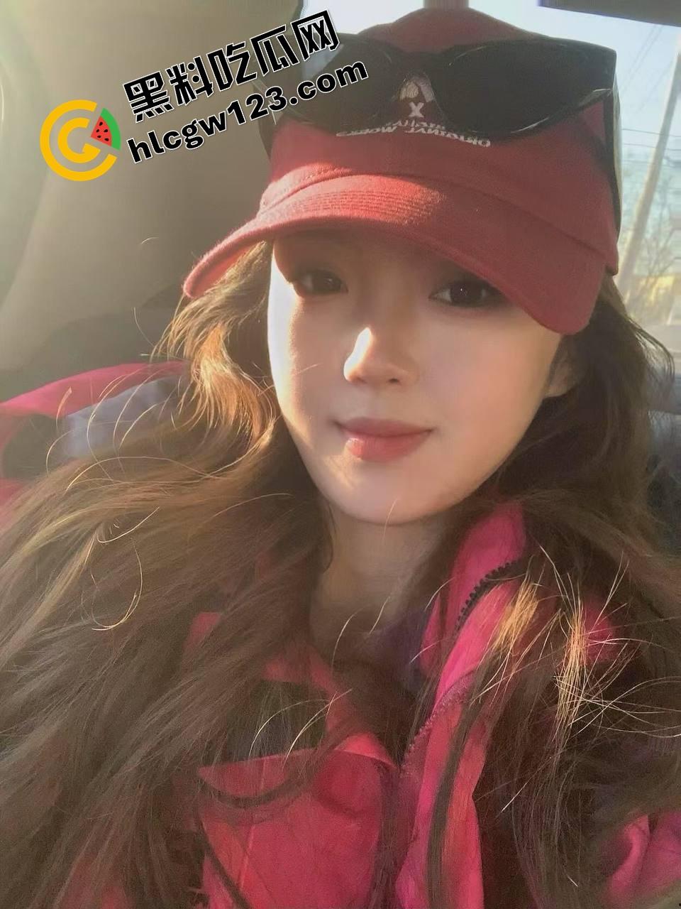 你相信光吗?郑州小婊深夜执行主人的羞耻任务,透明薄睡衣漏点出门,全程走光还舔着嘴说我好兴奋!-3