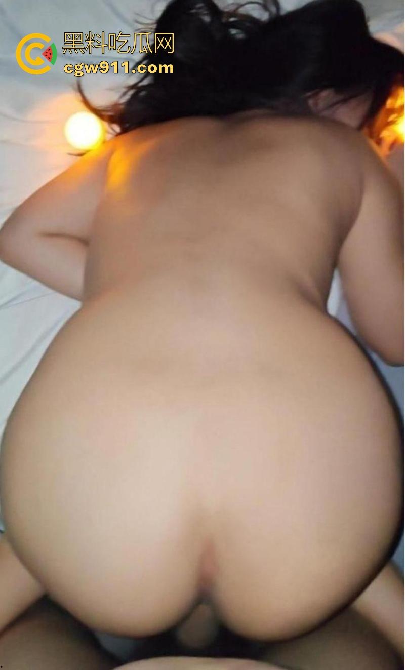 深夜聚会喝多,在阳痿哥哥旁边后入暴操嫂子,无套后入打桩,紧张刺激全程无尿点!-5