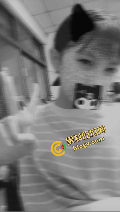 台湾大学短发母狗反差婊『林可可』周末与男朋友宾馆开房口爱 口水声哗啦哗啦!独家流出!-4