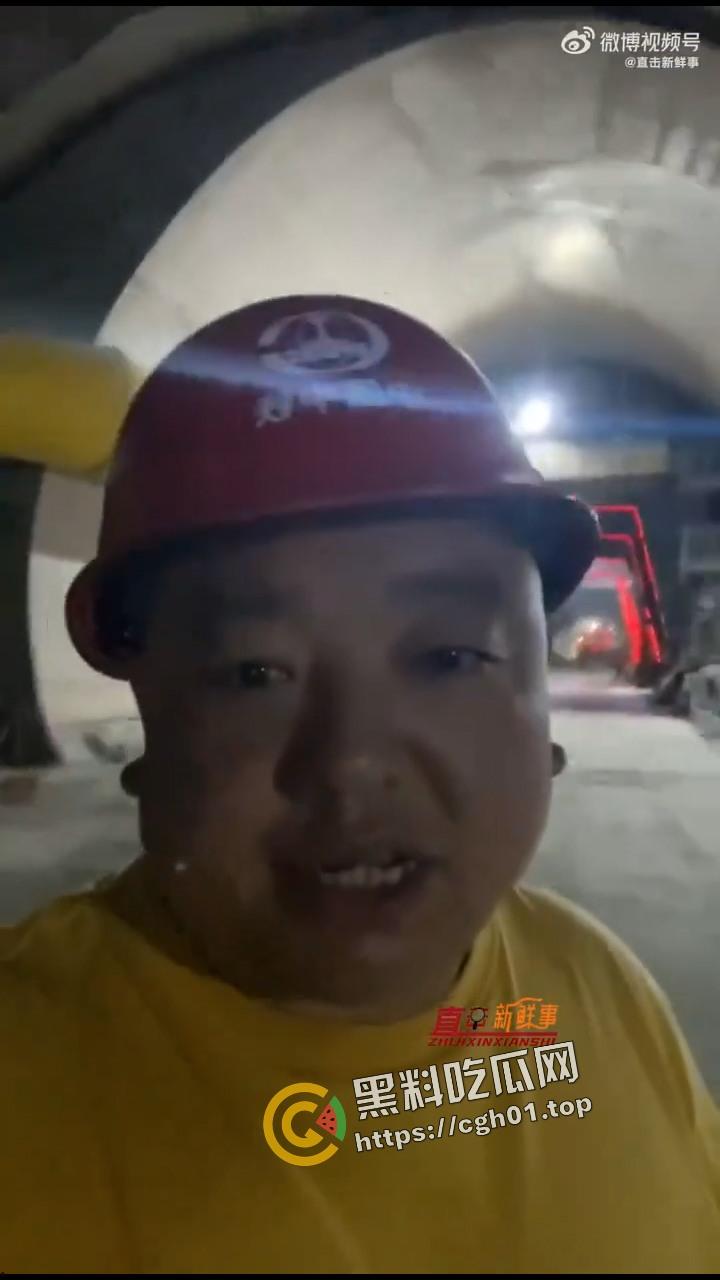 云南保山中铁隧道工人跳楼事件！三年不发工资反被威胁 七窍流血还不能立刻送医 现场视频流出